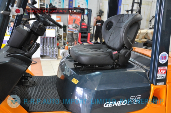 ขายรถโฟล์คลิฟท์มือสอง TOYOTA รุ่น 7FD25-16355 นำเข้าจากประเทศญี่ปุ่น 100\% ไม่เคยใช้งานในไทย