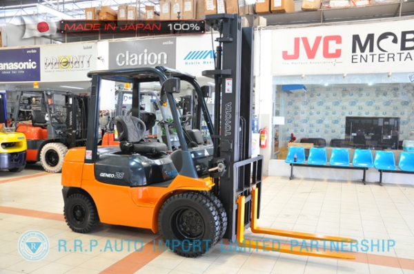 ขายรถโฟล์คลิฟท์มือสอง TOYOTA รุ่น 7FD25-16355 นำเข้าจากประเทศญี่ปุ่น 100\% ไม่เคยใช้งานในไทย