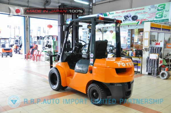 ขายรถโฟล์คลิฟท์มือสอง TOYOTA รุ่น 7FD25-16355 นำเข้าจากประเทศญี่ปุ่น 100\% ไม่เคยใช้งานในไทย