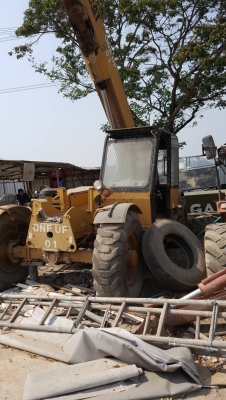 ขายรกตักล้อยาง สองคัน ด่วน Cat = 1 / Manitou =1