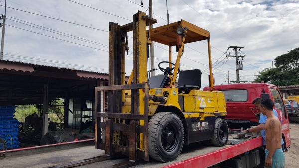 ขายด่วนรถยกดีเซลMITSUBISHI FD25-18 ยก2.5ตันเพาเวอรเสาสูง3เมตรยกให้ดูของหนัก2.5ตันสบายๆๆจริงๆรถนอกนำเข้ายังไม่เคยใช้งานในเมืองไทยเลย ขายด่วนรถยกดีเซลMITSUBISHI FD25-18 ยก2.5ตันเพาเวอรเสาสูง3เมตรยกให้ดูของหนัก2.5ตันสบายๆๆจริงๆรถนอกนำเข้ายังไม่เคยใช้งานในเมืองไทยเลย