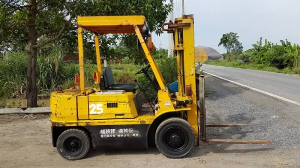 ขายด่วนรถยกดีเซลMITSUBISHI FD25-18 ยก2.5ตันเพาเวอรเสาสูง3เมตรยกให้ดูของหนัก2.5ตันสบายๆๆจริงๆรถนอกนำเข้ายังไม่เคยใช้งานในเมืองไทยเลย ขายด่วนรถยกดีเซลMITSUBISHI FD25-18 ยก2.5ตันเพาเวอรเสาสูง3เมตรยกให้ดูของหนัก2.5ตันสบายๆๆจริงๆรถนอกนำเข้ายังไม่เคยใช้งานในเมืองไทยเลย