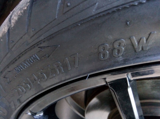ล้อแม็กขอบ17 4รู100 กว้าง7 ET40 พร้อมยางแม็กซิส 205/45R17 ปี15