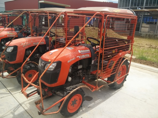 ขายแทรกเตอร์ยอดนิยม Kubota B2140 พร้อมโครงกันอ้อย สวยๆใช้งานมาน้อย รถพร้อมใช้ได้เลยครับ