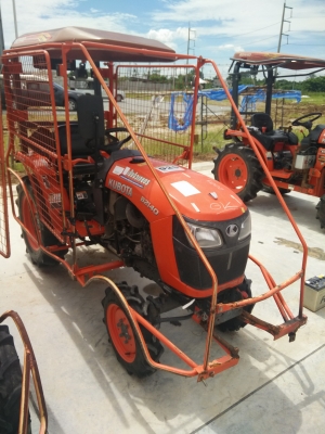 ขายแทรกเตอร์ยอดนิยม Kubota B2140 พร้อมโครงกันอ้อย สวยๆใช้งานมาน้อย รถพร้อมใช้ได้เลยครับ ขายแทรกเตอร์ยอดนิยม Kubota B2140 พร้อมโครงกันอ้อย สวยๆใช้งานมาน้อย รถพร้อมใช้ได้เลยครับ
