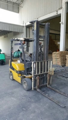 +++ ขายโฟล์คลิฟท์  YALE FG18  ขนาด 1.8  ตัน  เครื่องยนต์เบนซิน  แก๊ส  เสา  6  เมตร  3  ตอน  เกียร์ออโตเมติค  ยางตันครับ