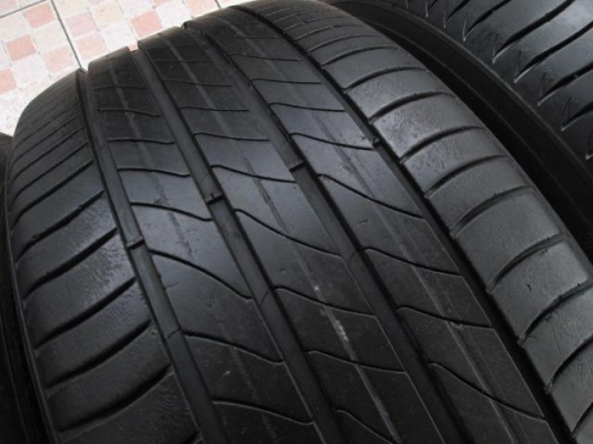 ขายยาง MICHELIN 3ST 225-50-17 ปี15 ดอกแน่น (1ชุด)