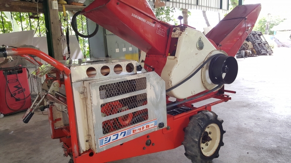 เครื่องสับกิ่งไม้ เดินหน้าถอยหลังได้ รหัสสินค้า E1 - 19 สอบถามไดต่อรองได้ ขายได้ขาย