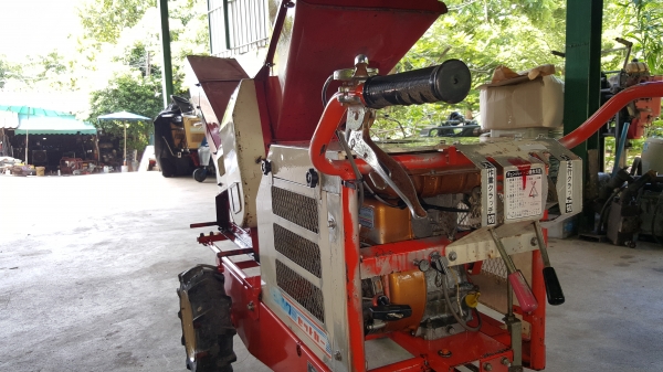 เครื่องสับกิ่งไม้ เดินหน้าถอยหลังได้ รหัสสินค้า E1 - 19 สอบถามไดต่อรองได้ ขายได้ขาย