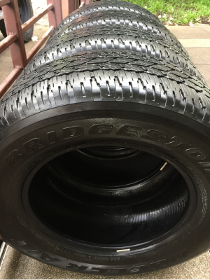ยาง All Bridgestone 265 65 17 กลางปี15 ดอกเยอะ ไม่มีปะ เนื้อนิ่มๆ ราคาไม่แพง
