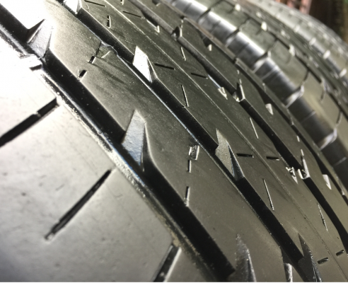 ยาง Firestone 265 65 17 กลางปี15 ดอกเต็ม ไม่มีปะ เนื้อนิ่มๆ ใช้ยาว ราคาไม่แพง