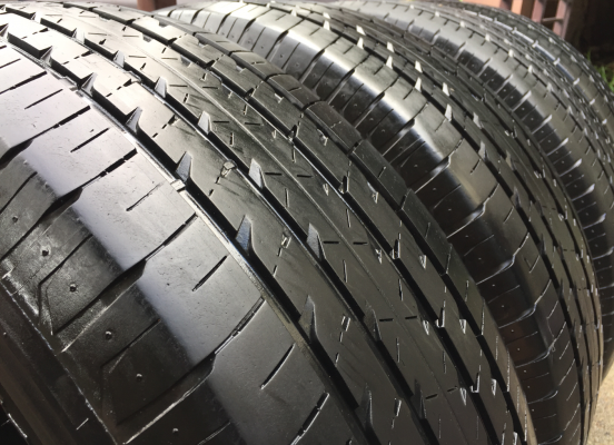ยาง Firestone 265 65 17 กลางปี15 ดอกเต็ม ไม่มีปะ เนื้อนิ่มๆ ใช้ยาว ราคาไม่แพง