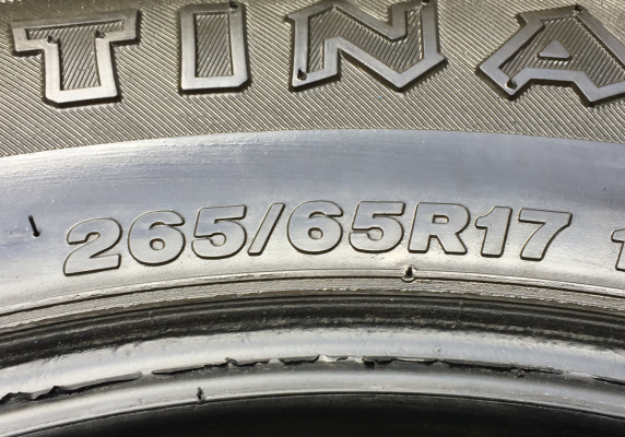 ยาง Firestone 265 65 17 กลางปี15 ดอกเต็ม ไม่มีปะ เนื้อนิ่มๆ ใช้ยาว ราคาไม่แพง