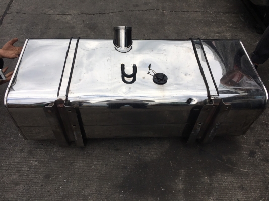 ถังน้ำมันสแตนเลส250ลิตรยุ่นๆเงาตาแตกขาสแตนเลสสนใจสอบถามได้ครับ