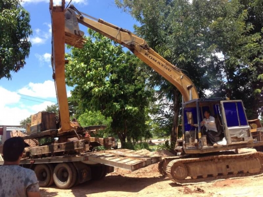 ขายด่วน KOMATSU PC100-3 สภาพพร้อมใช้งาน เครื่องปั้มดีเยี่ยม โซช่วงล่างสวย บูมอามดีไม่มีแผล รถพร้อมทำงานเลยครับ เอกสารสัญญาซื้อขาย สนใจสอบถาม 093-0764943