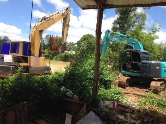 ขายด่วน KOMATSU PC100-3 สภาพพร้อมใช้งาน เครื่องปั้มดีเยี่ยม โซช่วงล่างสวย บูมอามดีไม่มีแผล รถพร้อมทำงานเลยครับ เอกสารสัญญาซื้อขาย สนใจสอบถาม 093-0764943