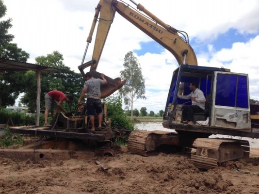 ขายด่วน KOMATSU PC100-3 สภาพพร้อมใช้งาน เครื่องปั้มดีเยี่ยม โซช่วงล่างสวย บูมอามดีไม่มีแผล รถพร้อมทำงานเลยครับ เอกสารสัญญาซื้อขาย สนใจสอบถาม 093-0764943