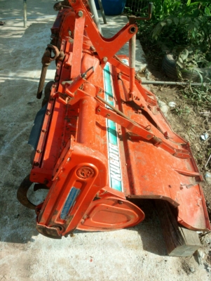 ขายโรตารี่  1.60 เมตร พร้อมยอย  ใบสวย สีเดิม สวยแจ่ม พร้อมใช้งาน ใส่รถ 28-40 แรง ราคา 13,500 บาท