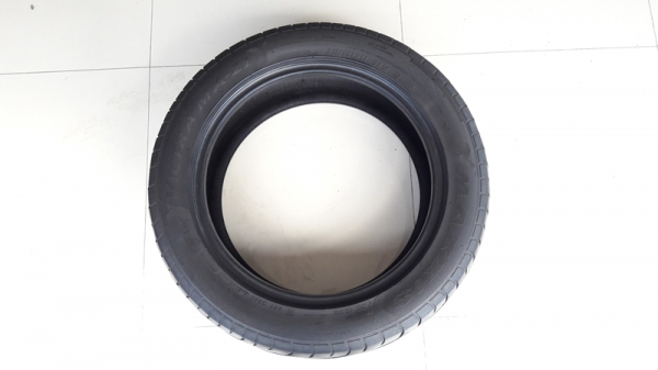 ยาง215/55/17  ปี15 MAXXIS VICTRA MA-Z1   4 เส้น