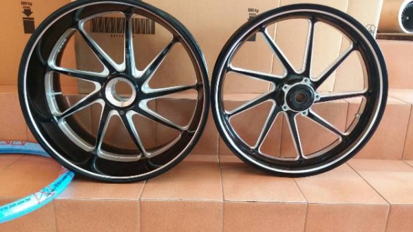 ขายล้อ FORGED DUCATI DIAVEL
