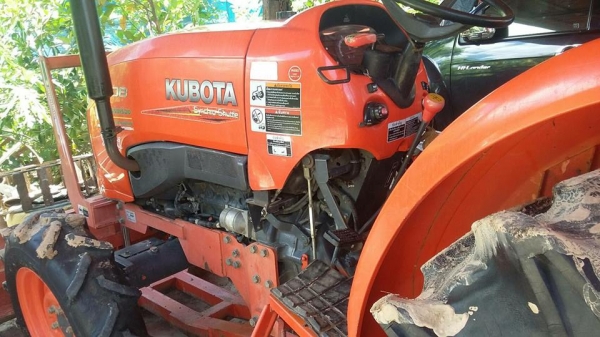 ขายรถไถL4708 อุกรณ์2ชิ่น ใบดันหน้า ผาน6ทำงานพัน ชม.สภาพเดิมสวย ยางเต็ม สภาพพร้อมใช้งาน ขายรถไถL4708 อุกรณ์2ชิ่น ใบดันหน้า ผาน6ทำงานพัน ชม.สภาพเดิมสวย ยางเต็ม สภาพพร้อมใช้งาน