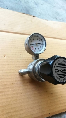 250บ. ส่งฟรี 083-2000058  LINE ID: line832923 Regulator ปรับแรงดันก๊าซหรือลม ยี่ห้อ Crown แบบเอนกประสงค์ใช้กับก๊าซต่างๆหน้าปัดใหญ่ ขนาด 3หุน (มี 13 ตัว )