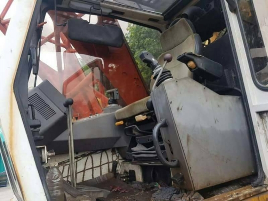 ขาย 1,850,000 บาท เครนแทรคไลร์ LIEBHETR SH 843 HB เครื่องดี ปั้มแรง เอวแน่น ช่วงล่างเต็ม สภาพสวยมาก ขนาด 60 ตัน มี 2 คัน เอกสาร อินวอยทร์ รถอยู่ จ.ชลบุรี 090-772-3710 090-772-3708 ขาย 1,850,000 บาท เครนแทรคไลร์ LIEBHETR SH 843 HB เครื่องดี ปั้มแรง เอวแน่น ช่วงล่างเต็ม สภาพสวยมาก ขนาด 60 ตัน มี 2 คัน เอกสาร อินวอยทร์ รถอยู่ จ.ชลบุรี 090-772-3710 090-772-3708