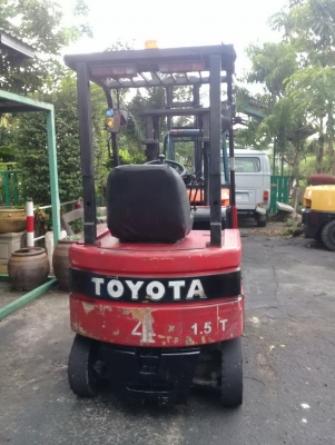 +++ ขายโฟล์คลิฟท์ไฟฟ้านั่งขับ  TOYOTA 5FB15  ขนาด  1.5  ตัน  เสา  3  เมตร  ครับ