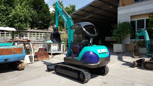ขาย รถขุด KOBELCO รุ่น SK035 มือสองญี่ปุ่น แทรกเหล็ก สลักบูท เอวแน่น 100\% ปั้มนิ้ว ทำงานไวดี ทุกระบบ ทดสอบได้ มือถือ/LINE ID : 0818753444