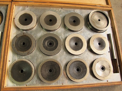 ขายลูกปั๊มเจาะรูหลากหลายขนาดเป็นชุด มี2ชุดของญี่ปุ่น ขายลูกปั๊มเจาะรูหลากหลายขนาดเป็นชุด มี2ชุดของญี่ปุ่น