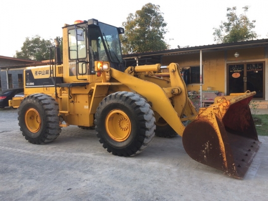 KOMATSU WA300-1 ซีเรียลสูง จากญี่ปุ่นแท้ รถสภาพมาเดิมๆ สวยพร้อมใช้งาน