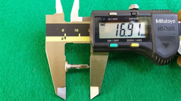 สกรูปลายสว่านสแตนเลสหัวเวเฟอร์