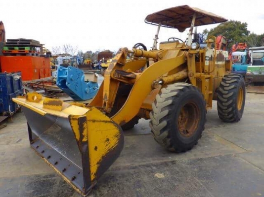 ขายรถตัก KOMATSU 515-2 สมบูรณ์พร้อมใช้ครับ FROM JAPAN ติดต่อ 063-9316985 ID LINE : 0639316985 ครับ