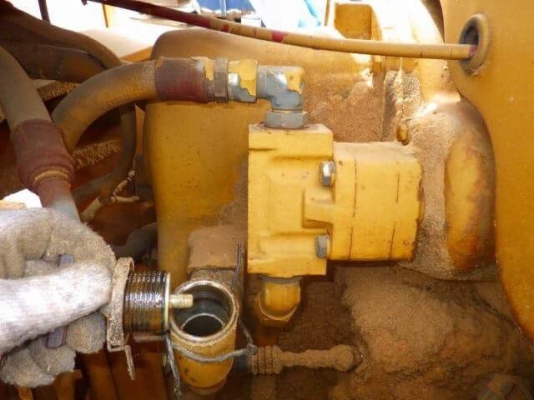ขายรถตัก KOMATSU 515-2 สมบูรณ์พร้อมใช้ครับ FROM JAPAN ติดต่อ 063-9316985 ID LINE : 0639316985 ครับ