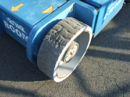 กระเช้าไฟฟ้าบูมพับ GENIE Z30/20N ยกสูง 9 เมตร มือสองญี่ปุ่น