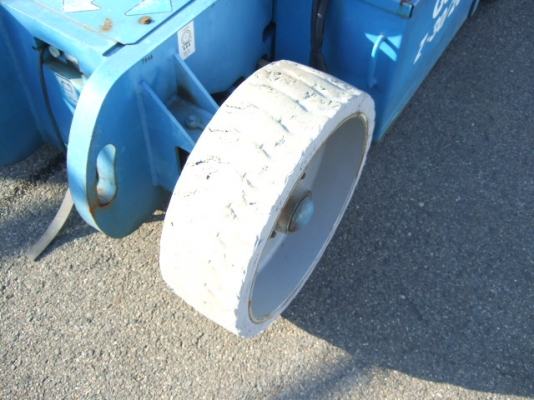 กระเช้าไฟฟ้าบูมพับ GENIE Z30/20N ยกสูง 9 เมตร มือสองญี่ปุ่น