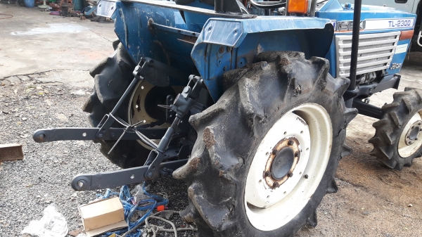 ขาย อิซิกิ TL 21 สองเพลา ระบบต่างๆใช้งานได้ ยางพอใช้ ตามสภาพ