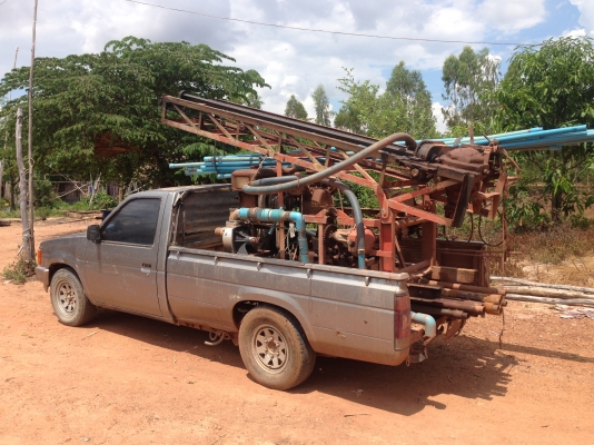 รถขุดเจาะน้ำบาดาล รถขุดเจาะน้ำบาดาล