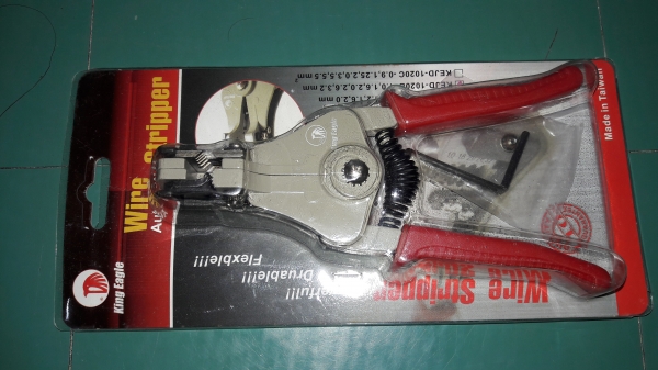 ขายคีมปอกสายไฟAUTO King Eagle. Made in Taiwan.ใหม่เก็บเก่า