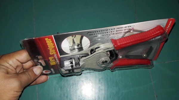 ขายคีมปอกสายไฟAUTO King Eagle. Made in Taiwan.ใหม่เก็บเก่า