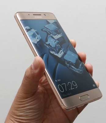ขาย Huawei mate9pro เครื่อง4เดือนใหม่มาก 20,000บ.(งดต่อ)
