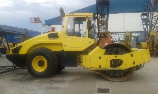 BOMAG BW219D-4 BOMAG BW219D-4