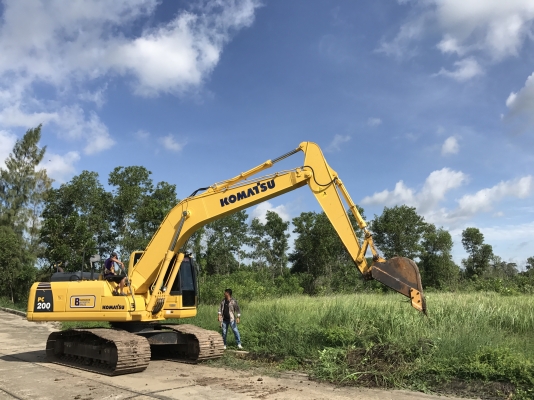 ขาย KOMATSU PC200-8MO สวยๆ พร้อมใช้งาน สีเดิมทั้งคัน 6000 ชั่วโมง ชมรถที่หน้างานได้ทุกวัน สนใจติดต่อโดยตรง 081-4283210