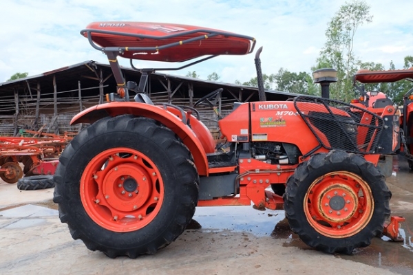 รถไถมือสอง  M7040 สวยๆใหม่ ดาวน์เพียง 130,000 บาทเท่านั้น โทรเลย 089-0111624