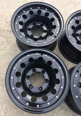 ขายล้อ BOSS RUNNER 4WD 15x8.5 ET - 27 สวยๆ ขายล้อ BOSS RUNNER 4WD 15x8.5 ET - 27 สวยๆ