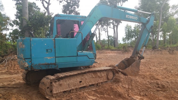 ขาย 355,000 KOBELCO sk 60-2 เครื่องดี ปั้มแรง เอวแน่น ช่วงล่างเต็ม เอกสารอินวอยทร์ รถพร้อมใช้ตักดินใส่สิบล้ออยู่ รถอยู่ นางรอง 090-772-3710 090-772-3708