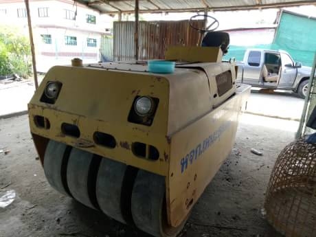 รถบดล้อยาง