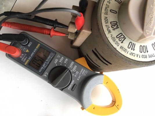 Slide Regulator i/p 100v --> 0~130V ขนาด 100vA. ของ TOKYO RIKOSHA (Japan)