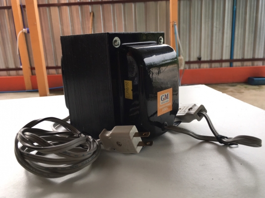 หม้อแปลงไฟจาก 220v ==> 100v ขนาด 2,000w  ของ GM ครับ