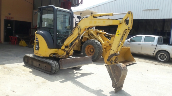 รถขุด Komatsu PC30MR-2 Cabin เก่าญี่ปุ่น